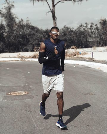 Nike Epic React Flyknit College Navy of Aaron Brown on the account Instagram of @kingsleysc