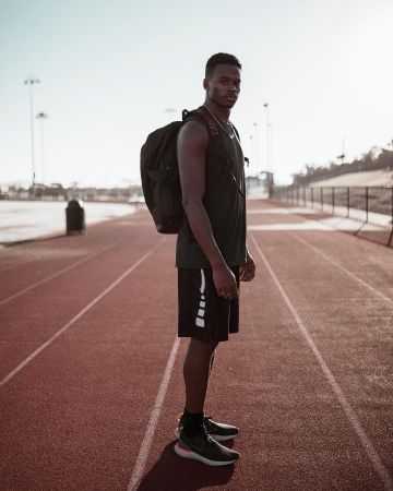 Nike Epic React Flyknit College Navy of Aaron Brown on the account Instagram of @kingsleysc