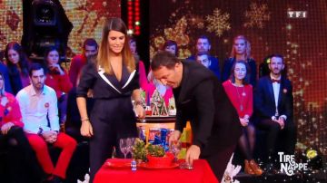 The combination of virgin wool with a navy of Karine Ferri in it's Christmas everything is possible with Arthur