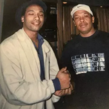 The nike cap worn by Dr. Dre on the account Instagram of @doc_gyneco