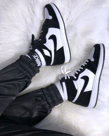 Jordan 1 Retro Blanc Noir CDP (2008) sur le compte Instagram de @celouuuuuuuu