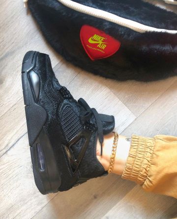 Jordan 4 Retro Olivia Kim No Cover (W) sur le compte Instagram de @celouuuuuuuu