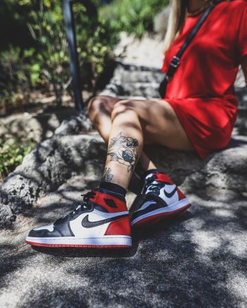 Jordan 1 Retro High Satin Black Toe (W) sur le compte Instagram de @celouuuuuuuu