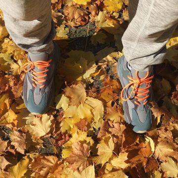 Adidas Yeezy Boost 700 Teal Blue en la cuenta de Instagram de @wex