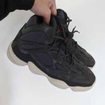 Adidas Yeezy 500 High Slate en la cuenta de Instagram de @wex