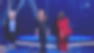 La Combinaison Smoking de Iris Mittenaere dans La boîte à secret