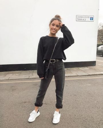 Surdimensionné Sneaker de Kate Hutchins sur l'Instagram account @kateehutchins