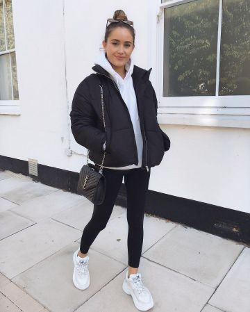 Hood­ie white of Kate Hutchins on the Instagram account @kateehutchins