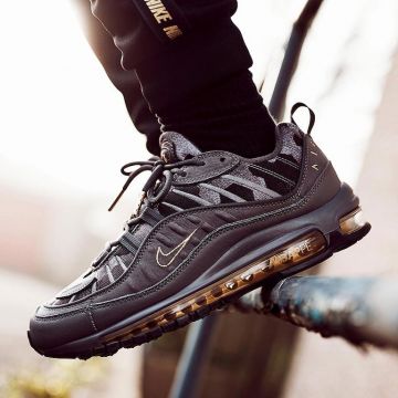 Air max 98 mbappe sur le compte Instagram de @sneakersbr