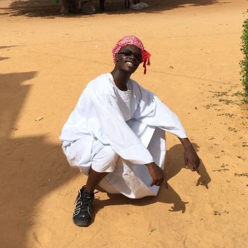 Las zapatillas nike en blanco y negro que lleva Sheck Wes en la cuenta de Instagram de @sheckwes
