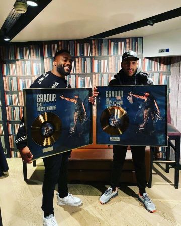 El par de Nike de Gradur en la cuenta de Instagram de @heuss_lenfoire