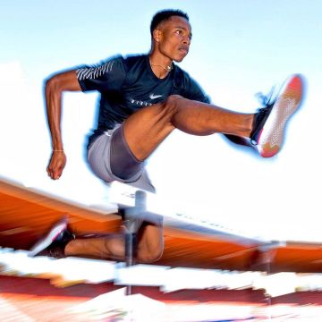 Nike Epic React Flyknit College Navy de TJ Holmes sur le compte Instagram de @teejay_holmes