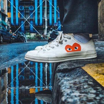 Converse cdg low white account on the Instagram of @sneakersevent