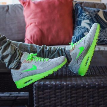 Air max 90 " new species " porté par airmaxkicks   sur le compte Instagram de @airmaxkicks 