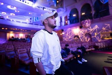 Le tee-shirt Adidas blanc porté par Gotaga sur le compte Instagram de @imgotaga