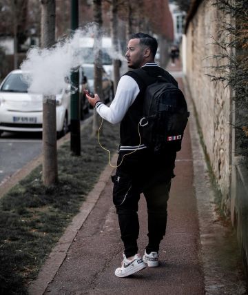 Les Nikes air force 1 blanche portées par Gotaga sur le compte Instagram de @imgotaga