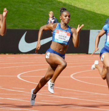 Nike Superfly Elite de Dina Asher-Smith en la cuenta de Instagram de @dinaashersmith