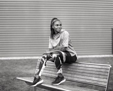 Nike Epic React Flyknit College Navy por Dina Asher-Smith en la cuenta de Instagram de @dinaashersmith