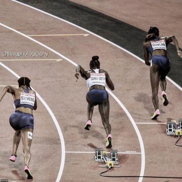 Nike superfly elite de Dina Asher-Smith en la cuenta de Instagram de @dinaashersmith