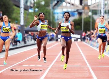 Nike superfly elite de Dina Asher-Smith en la cuenta de Instagram de @dinaashersmith