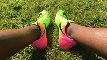 Nike superfly elite de Dina Asher-Smith en la cuenta de Instagram de @dinaashersmith