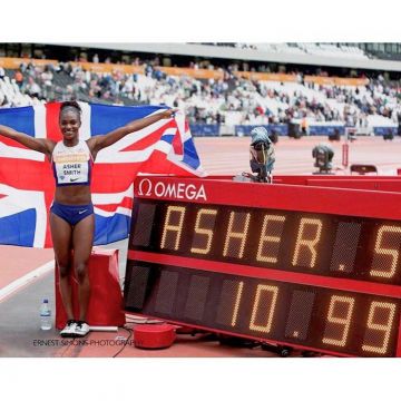 Nike Zoom Superfly Elite de Dina Asher-Smith en la cuenta de Instagram de @dinaashersmith