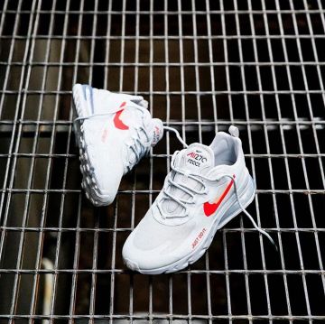Air max 270 reacciona " just do it red " usado por airmaxkicks en la cuenta de Instagram de @airmaxkicks 