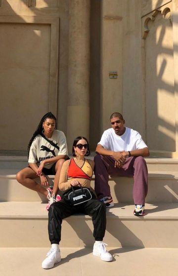 Puma rs x3 rosa usado por una modelo en la cuenta de Instagram de @asos_lesley