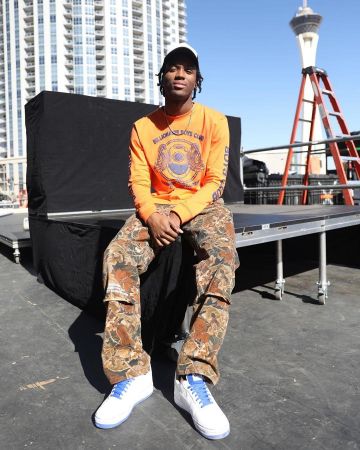 Zapatillas Nike Air Force 1 '07 usadas por Saba en la cuenta de Instagram de @sabapivot