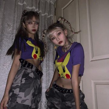 Le t-shirt Skoot "Pika Punk" sur le compte Instagram de @skoot_korea