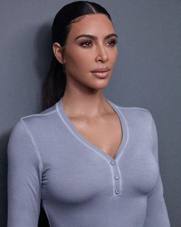 T-shirt pyjamas of Kim Kardashian on the account Instagram of @kimkardashian