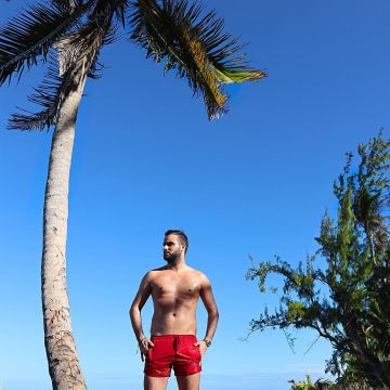 short de bain  porté par short de bain   sur le compte Instagram de @nikolalozina 