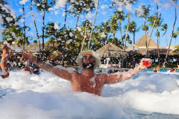 hat straw worn by hat straw on the account Instagram of @nikolalozina 