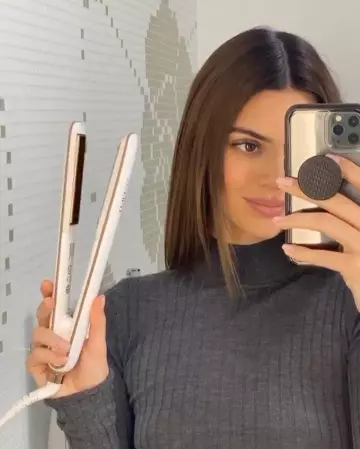 Le pull gris cotelé col roulé porté par Kendall Jenner sur le compte Instagram de @kendalljenner