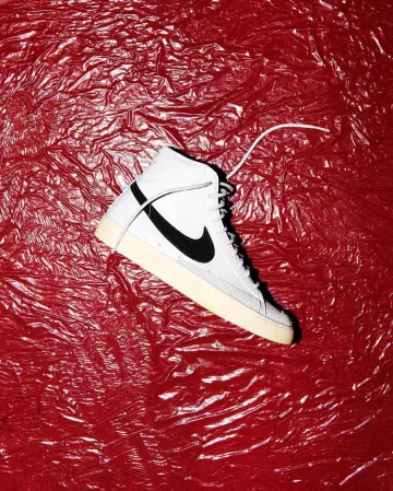 Les Nike blazer blanche de Hamza sur le compte Instagram de @hamzasaucegod