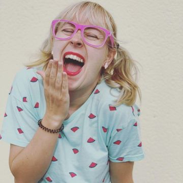 The black elastic worn by Jenny Letellier on the account Instagram of @jenny_letellier