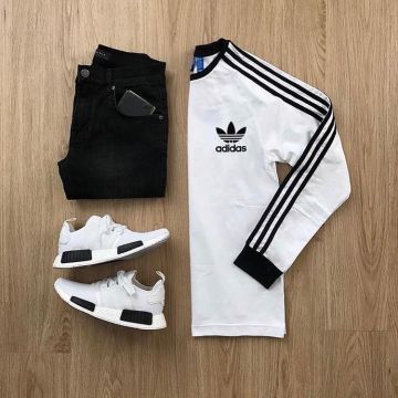 Suéter Adidas Originals usado por persona en la cuenta de Instagram de @zmtrend