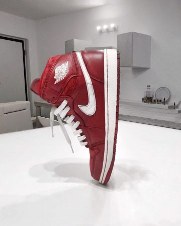 Jordan 1 gym rojo en la cuenta de Instagram de @q_tto
