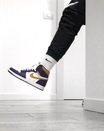 Jordan 1 la to chicago en la cuenta de Instagram de @q_tto