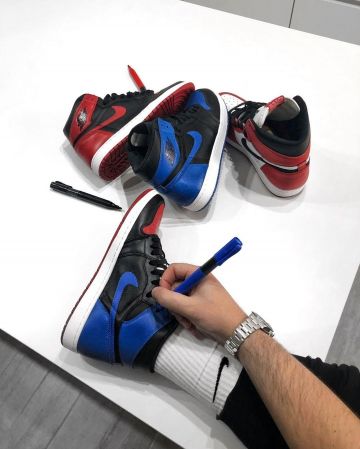 Jordan 1 royal blue on the account Instagram of @q_tto