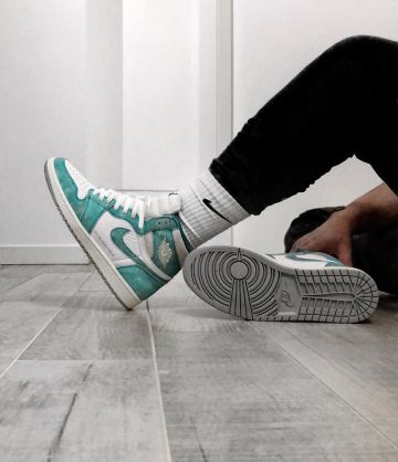 Jordan 1 turbo green on the account Instagram of @q_tto