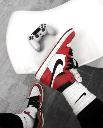 Jordan 1 chicago on the account Instagram of @q_tto