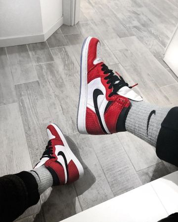 Jordan 1 spider-man on the account Instagram of @q_tto