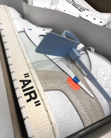 Jordan 1 off white on the account Instagram of @q_tto
