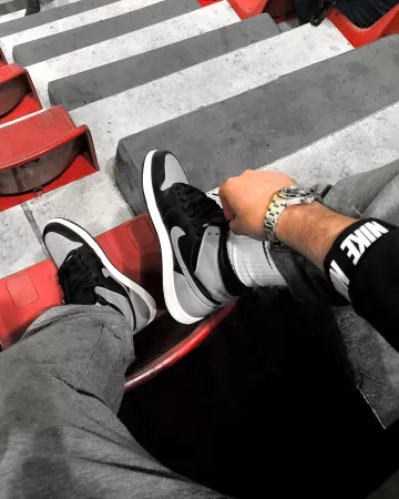 Jordan 1 grey on the account Instagram of @q_tto