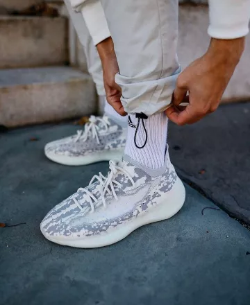 Yeezy alien en la cuenta de Instagram de @sneakersfromfrance