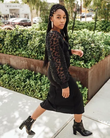Marc Fisher ltd Black Croco Daith Heeled Bootie de Shay Sweeney en la cuenta de Instagram @shaymone