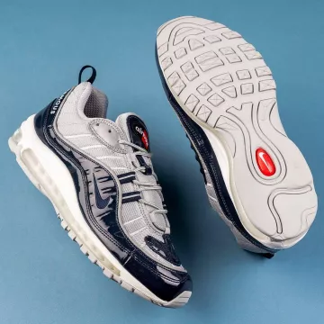 Air Max 98 Supreme Obsidian sur le compte Instagram de @stadiumwomen