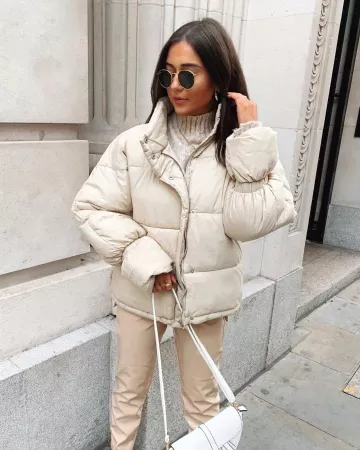 jacket short with elastic on the account Instagram of @nicolerusssell