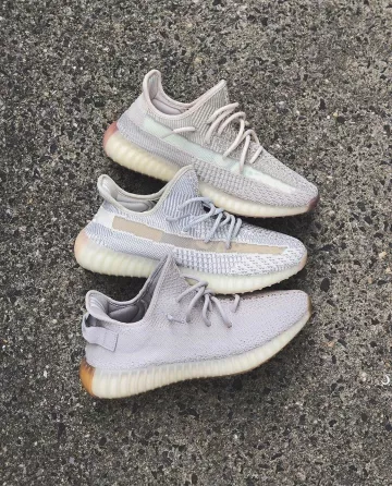 Adidas Yeezy Boost 350 V2 Hyperspace account on the Instagram of @sneakersfromfrance